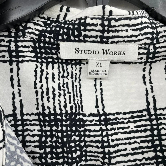 Studio Works Button-Up Shirt Women's Sz XL Black Plaid Roll Tab Sleeve Collared - Picture 6 of 9